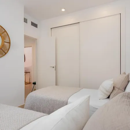 Apartment Serene 3-bedroom With Sea And Sunset Views