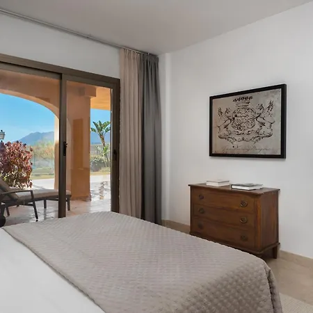 Apartment Serene 3-bedroom With Sea And Sunset Views Estepona