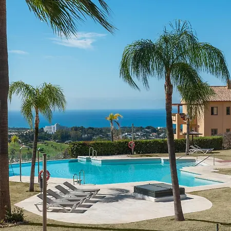 Serene 3-bedroom With Sea And Sunset Views